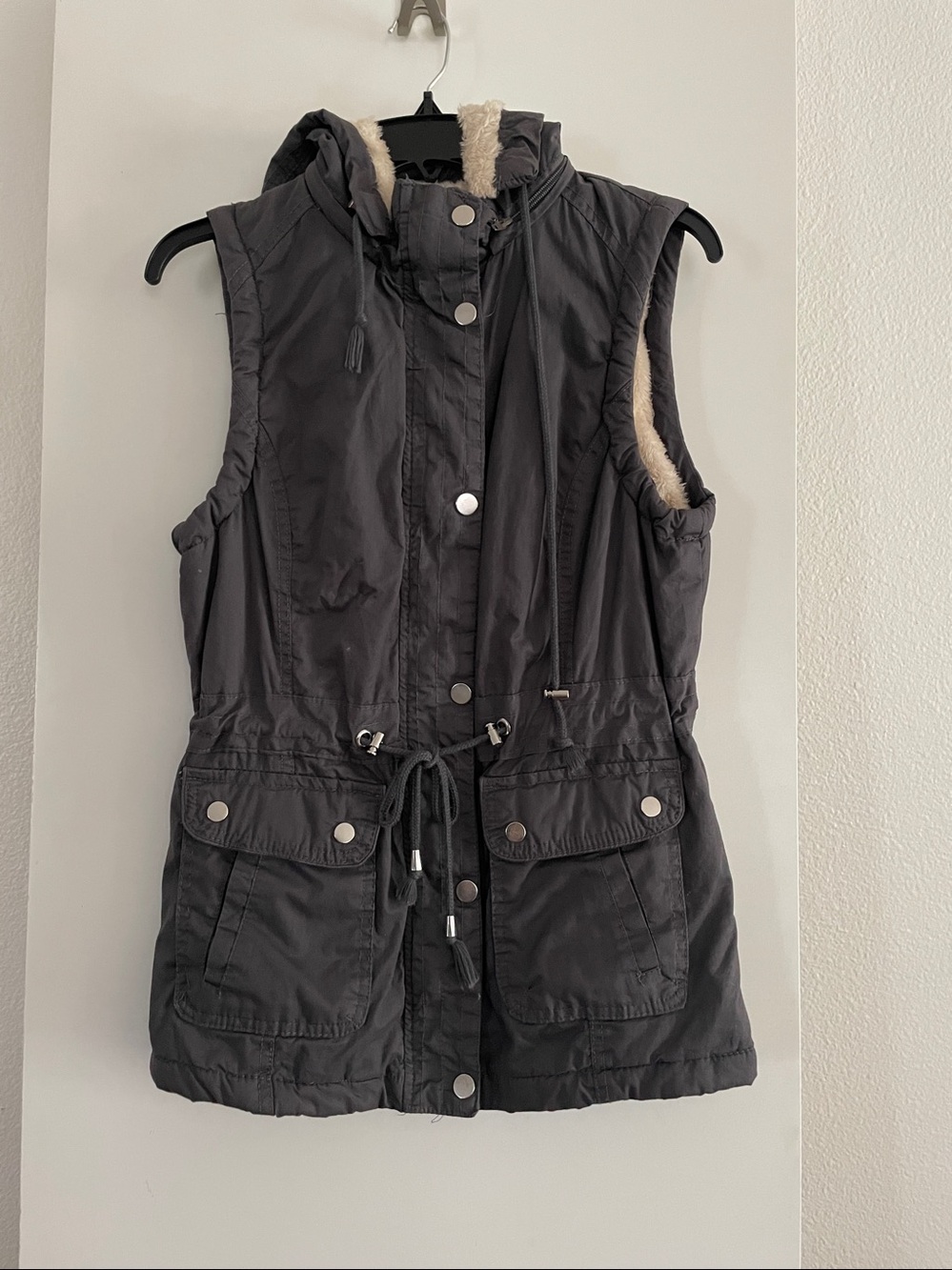YMI Grey Cotton & Fleece Lined Utility Vest Silver Zip Up/Snaps Removable Hood